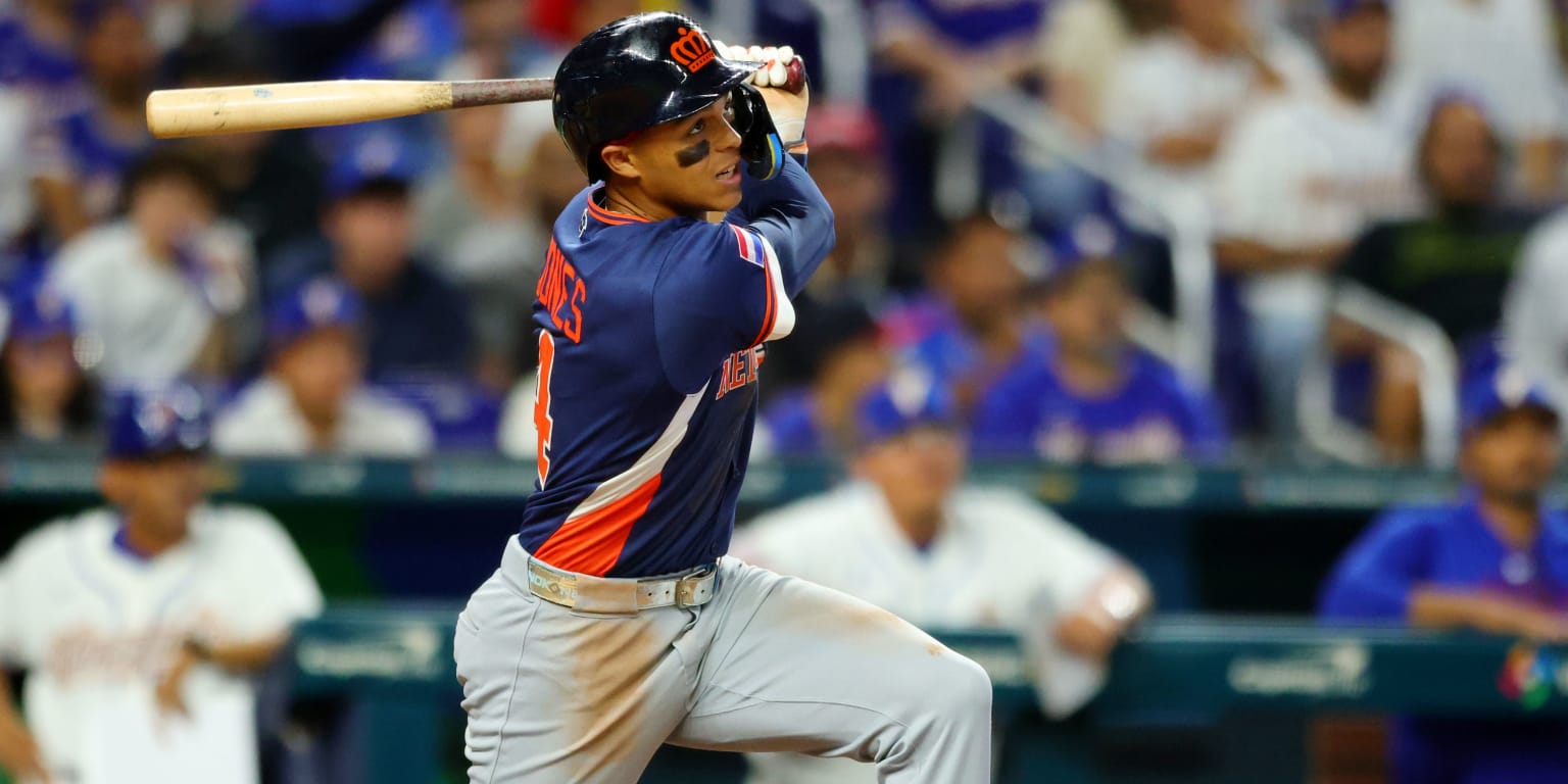 Druw Jones gets big hit for Netherlands with father Andruw Jones as manager