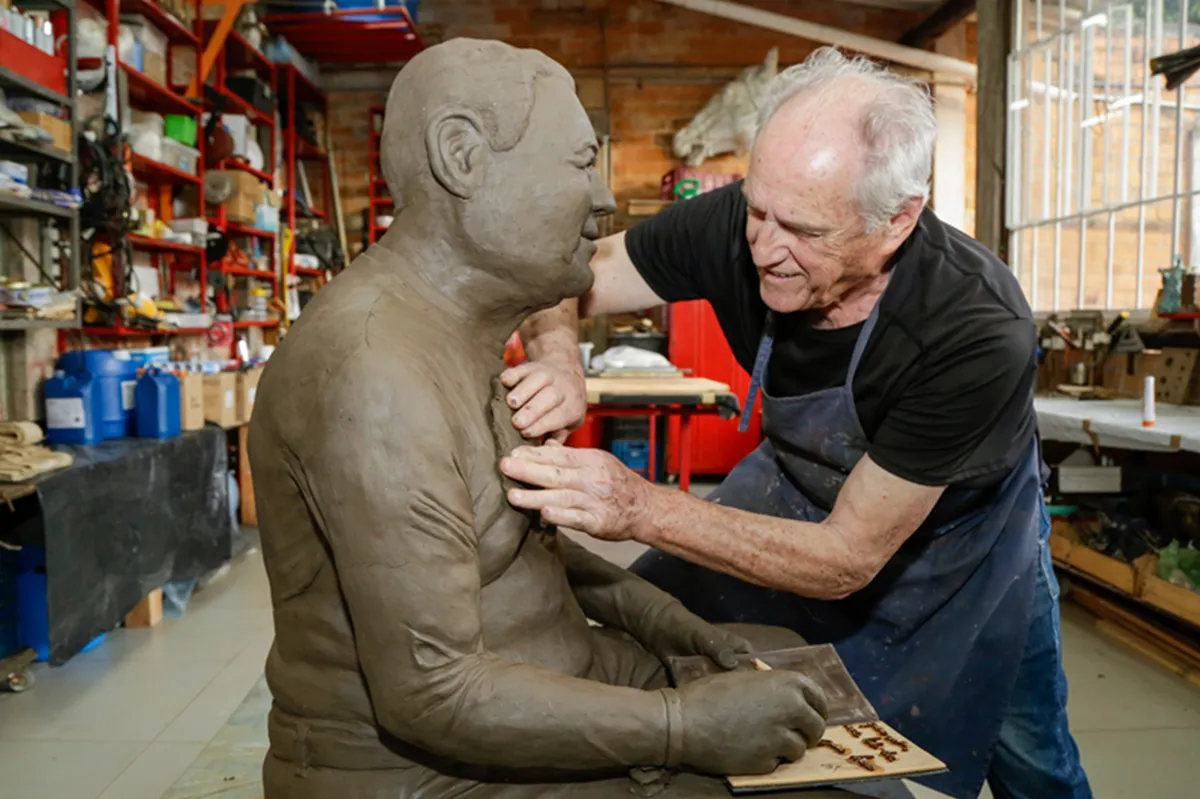Escultura de Jaime Lerner inaugura nesta segunda em Curitiba
