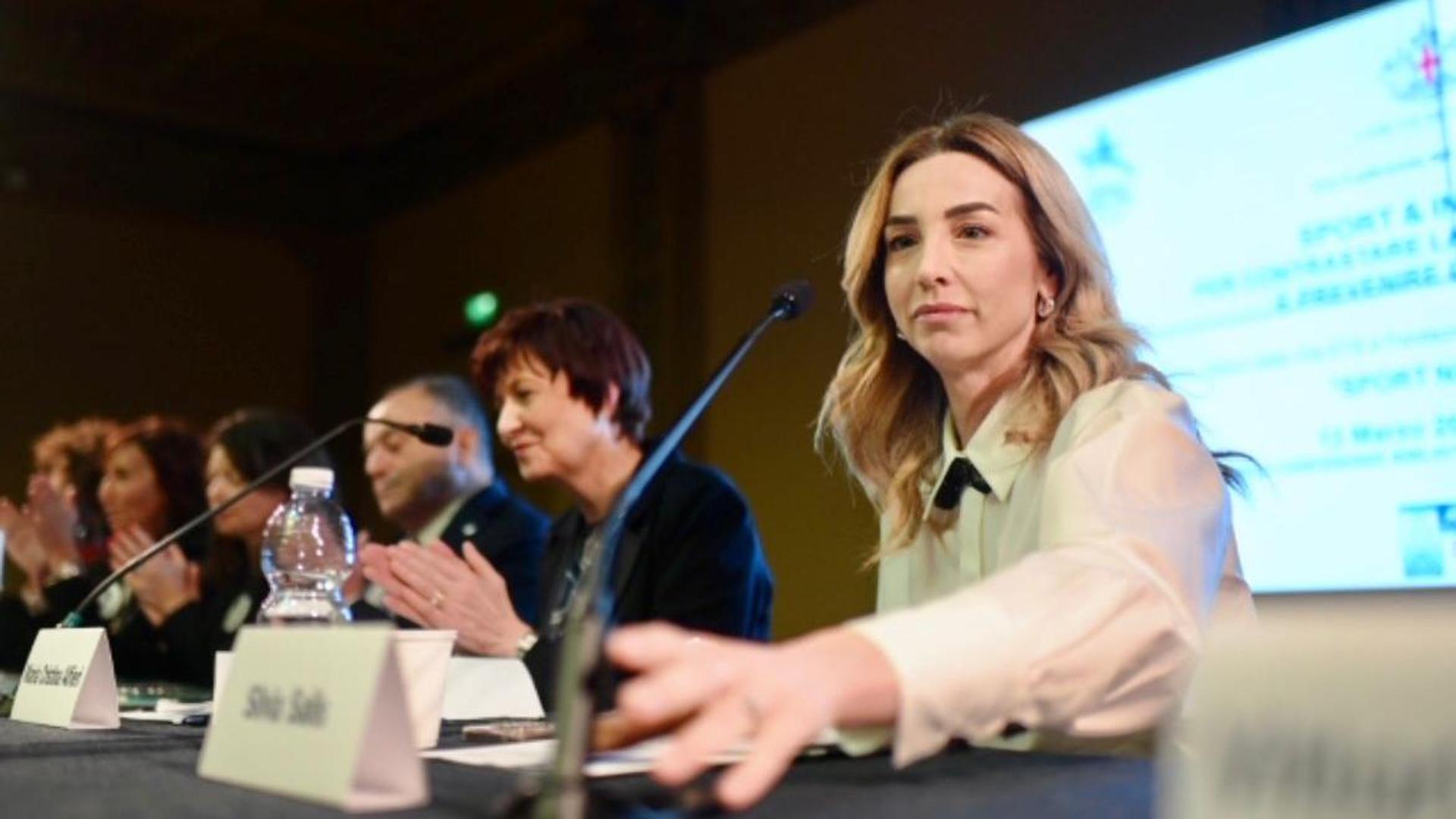 Genova: truffe online, tra le vittime la mamma della Salis