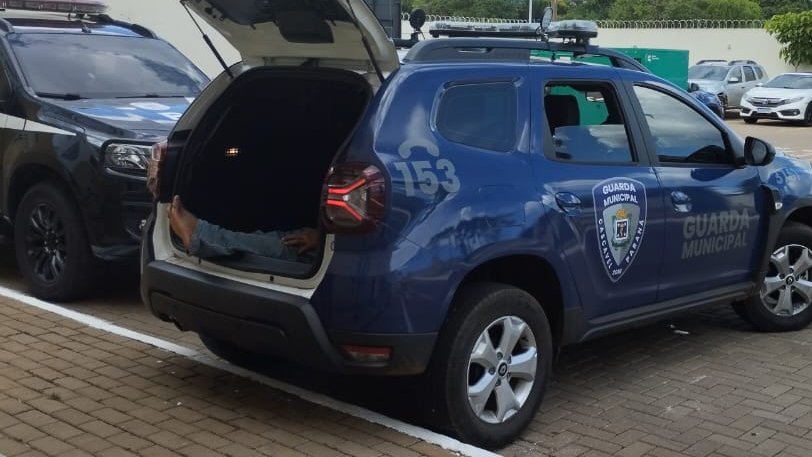 Homem é detido após ameaçar educador social em abordagem na Avenida Brasil, em Cascavel