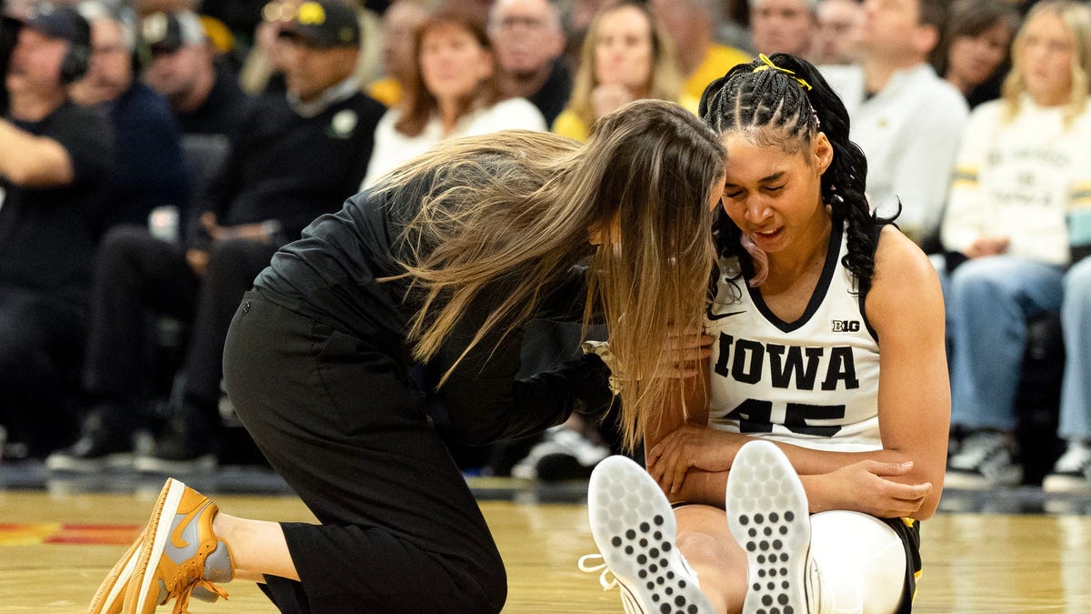 Iowa women’s basketball provides Hannah Stuelke injury status update