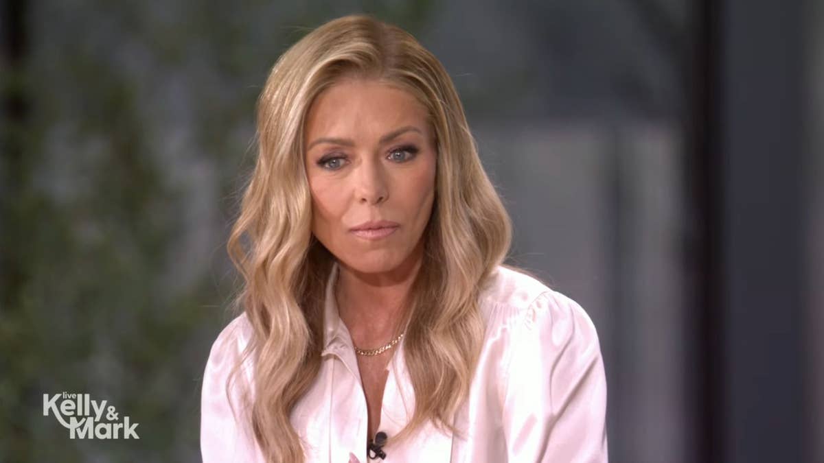 Kelly Ripa battles awkward on-air moment with famous guest: ‘It doesn’t make any sense’