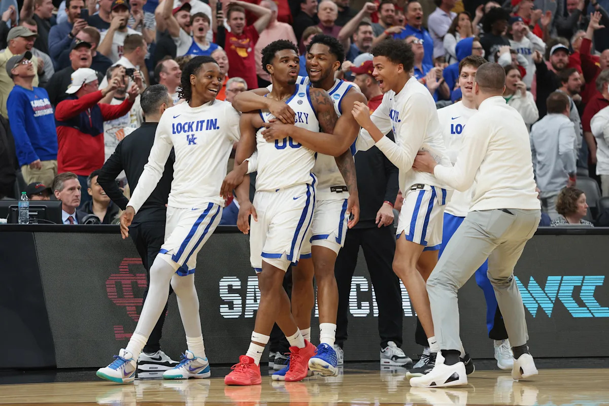Kentucky’s Otega Oweh banks in buzzer-beater to force OT as Wildcats take down Santa Clara in NCAA tournament