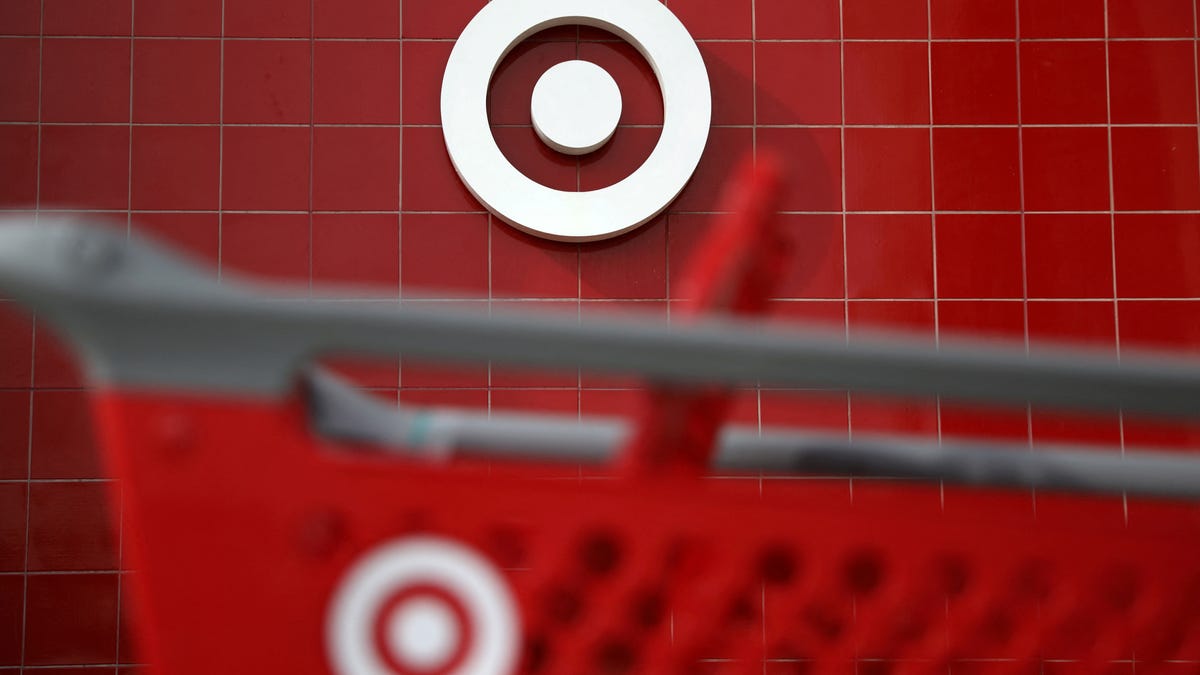 Man allegedly used taco seasoning packets to steal $40K from Target