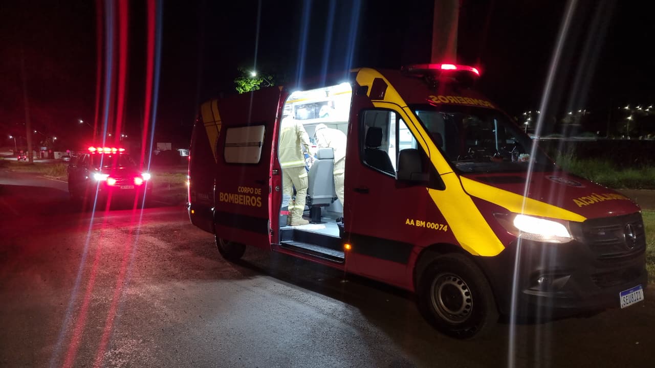 Médico é mobilizado para atender ciclista após acidente na Rua Poente Sol