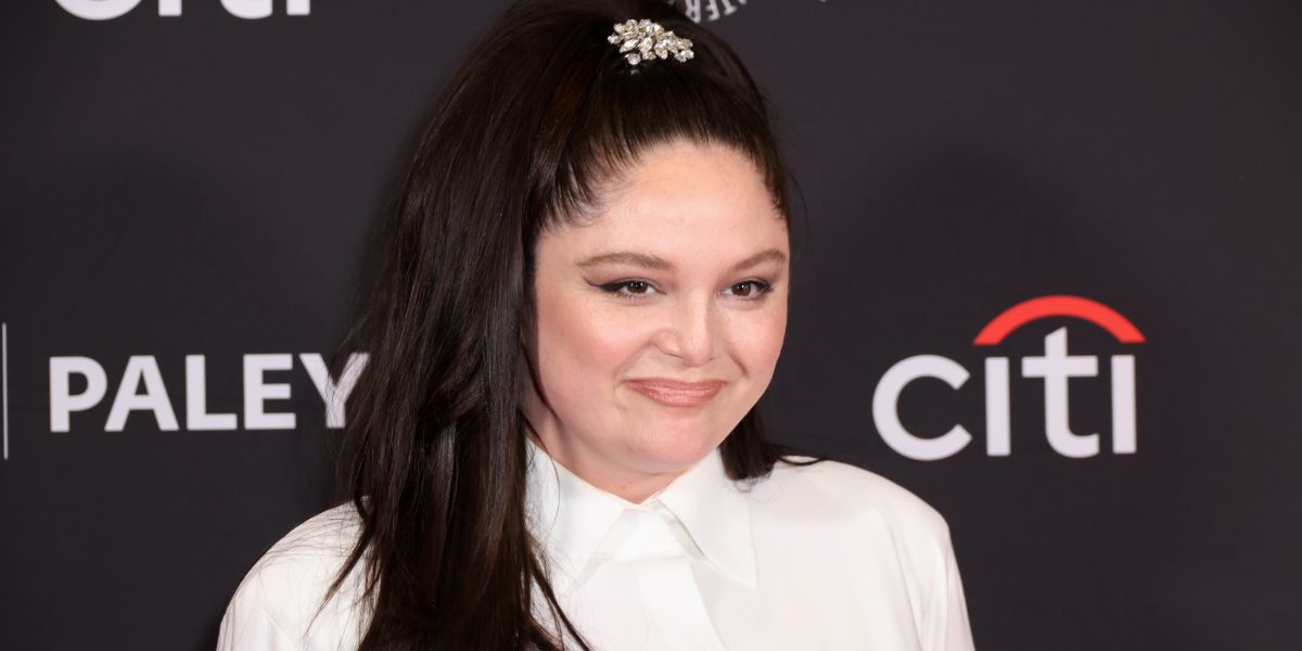 Meg Stalter Debuts Dramatic New Hair Color at the Actor Awards 2026