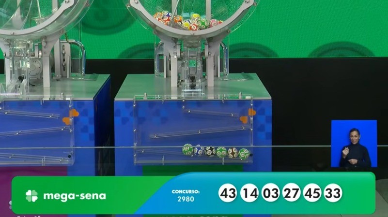 Nenhuma aposta acerta seis números, e prêmio da Mega-sena acumula em R$ 50 milhões; veja números desta quinta
