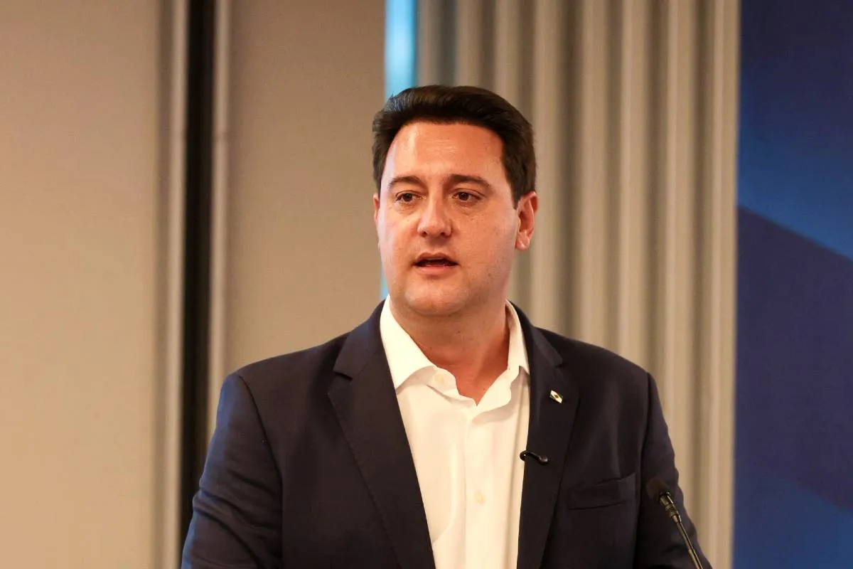 PL chama Ratinho Junior para vice em chapa de Flávio Bolsonaro