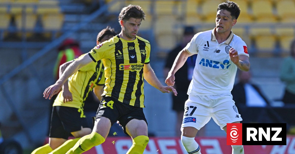 Phoenix face first away trip under interim coach