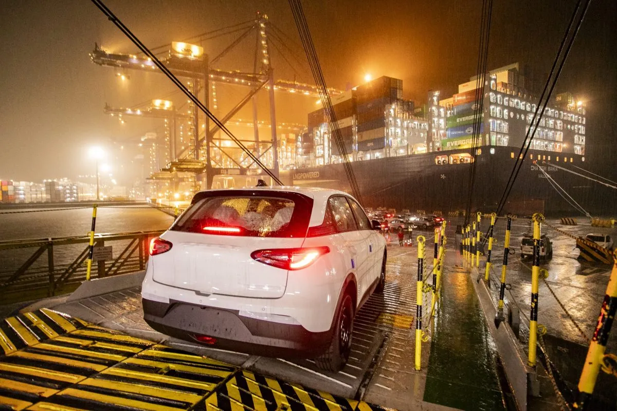 Porto de Paranaguá bate recorde de chegada de carros elétricos