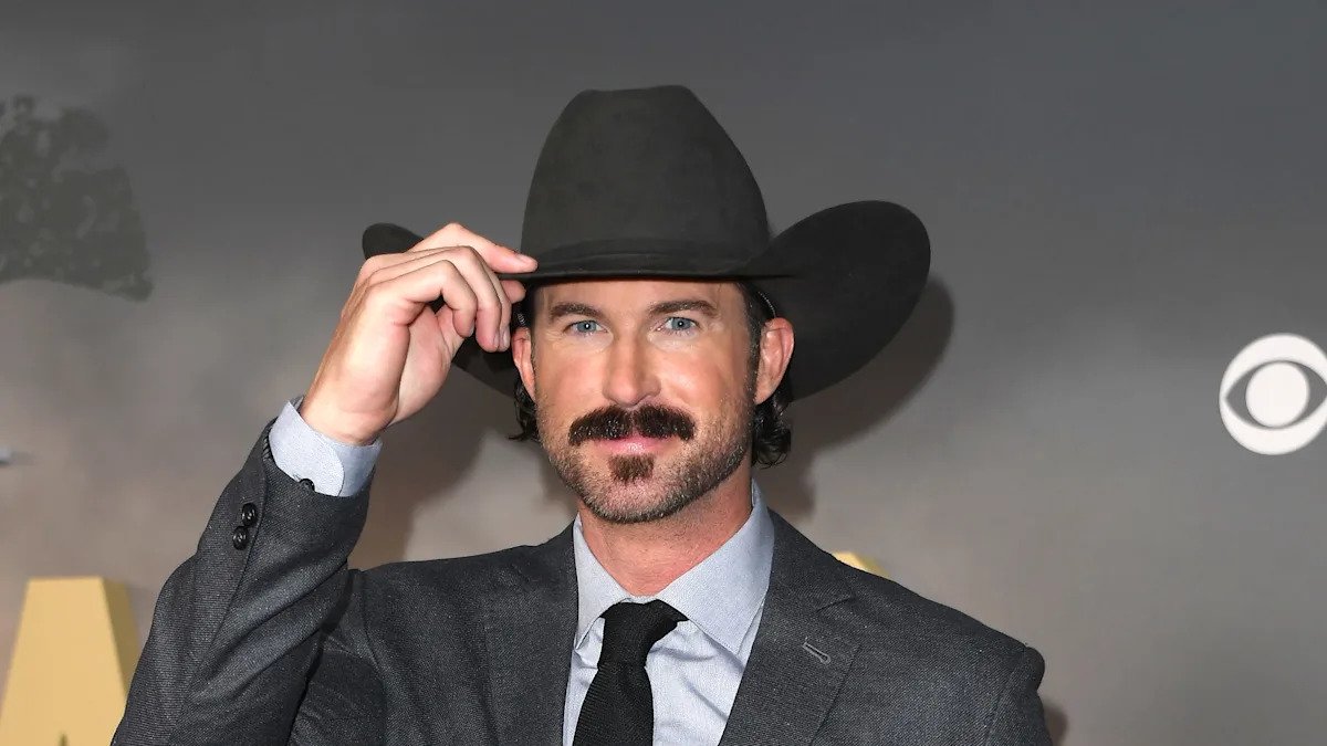 Riley Green Gets Candid about His “Troubled” Character on ‘Yellowstone’ Spinoff