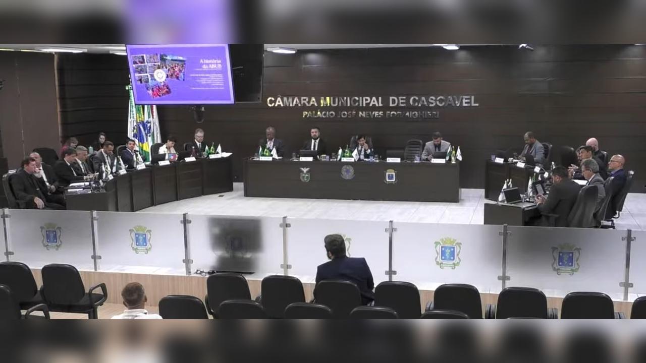 Sessão da Câmara terá votação de projetos sobre celíacos, trânsito e proteção animal nesta terça-feira (24)