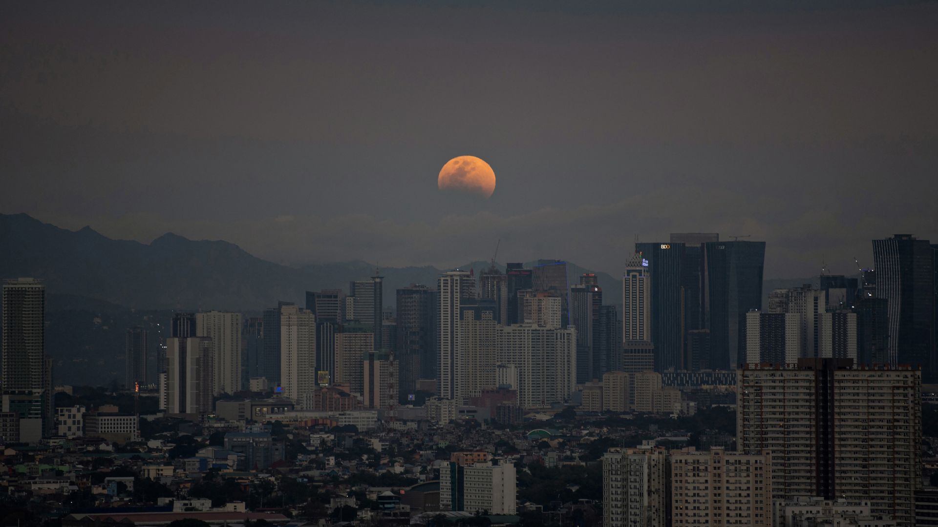 Totality is over — Feast your eyes on the 1st photos of the blood moon total lunar eclipse 2026