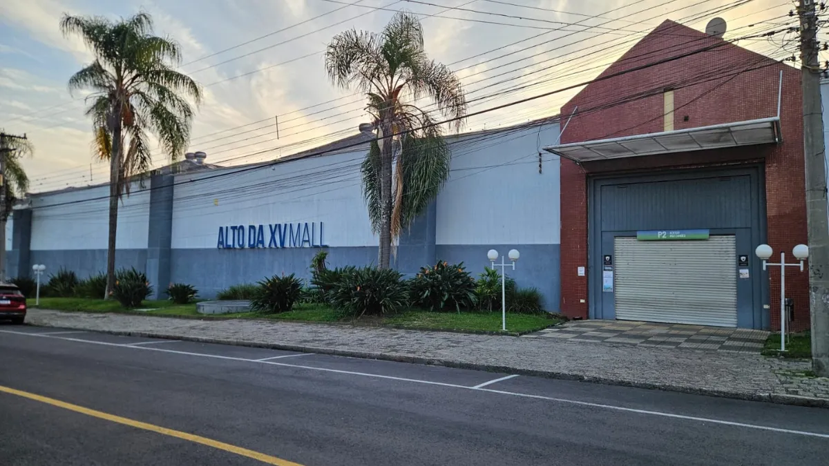 Tradicional shopping de Curitiba fecha as portas (mais uma vez)