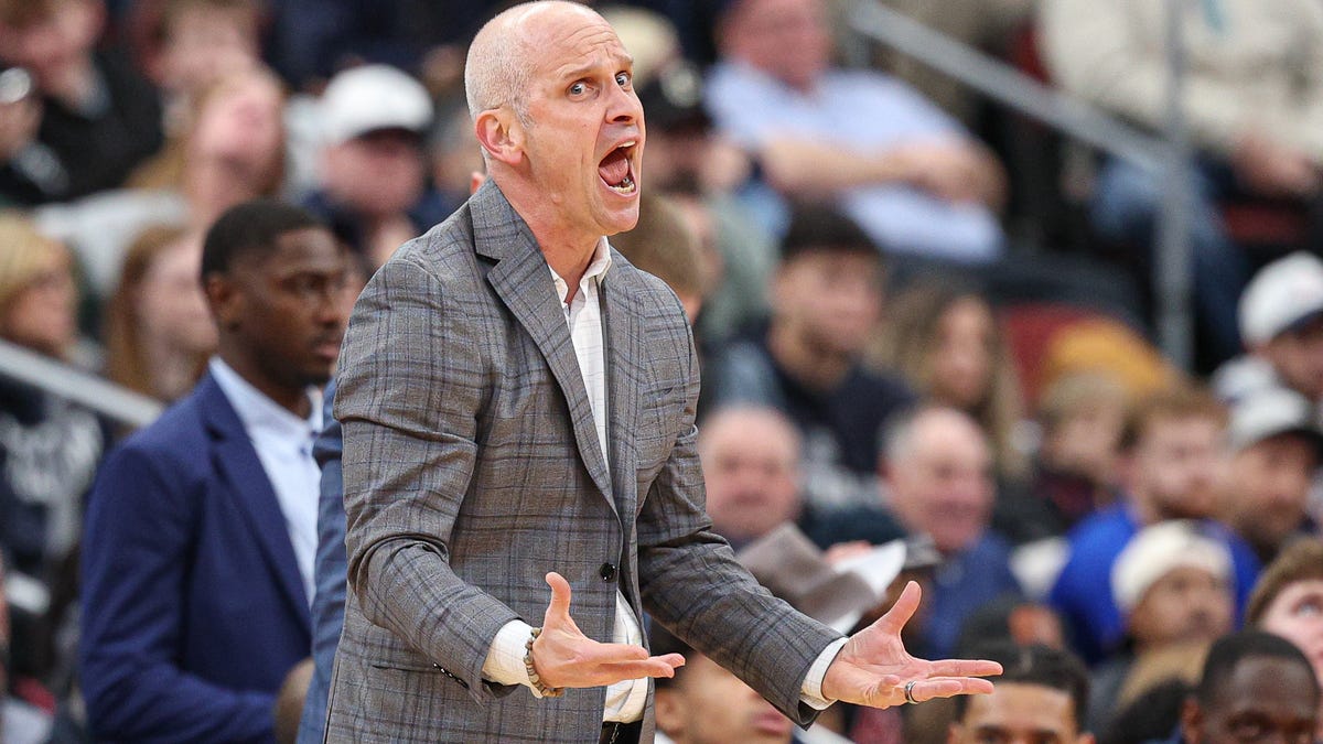 UConn coach Dan Hurley discusses behavior, anxiety during March Madness