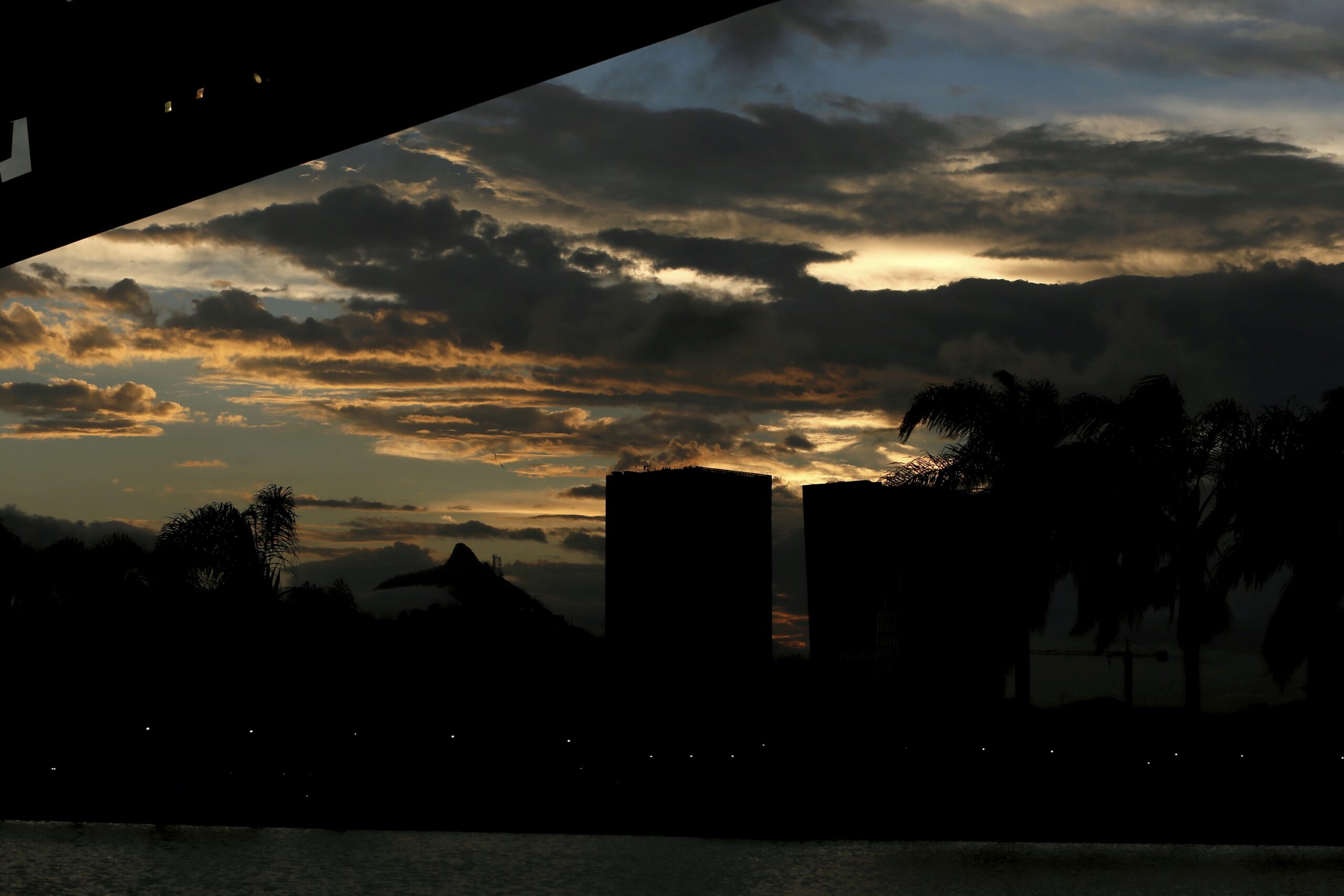 Verão no Rio termina com chuva e risco de temporais; veja como vai ser o outono