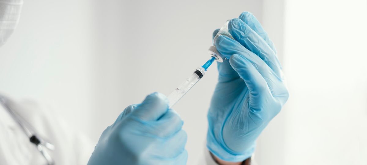 crianças com até 6 anos e idosos acima de 60 terão que tomar essa vacina em 2026