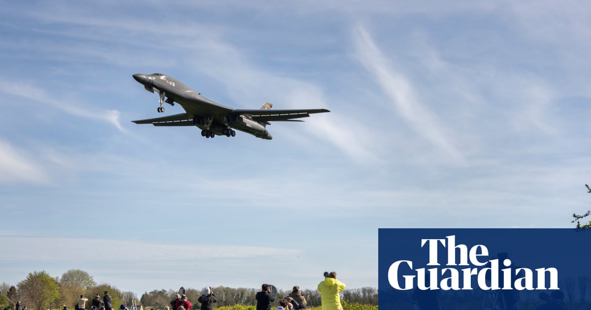 A bittersweet thrill: daytrippers watch US warplanes in action at RAF Fairford | Military