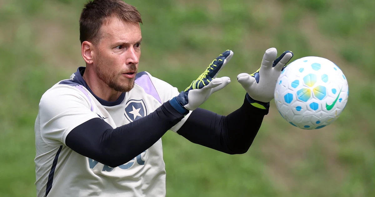 A pedido de Franclim Carvalho, Neto será reintegrado ao Botafogo para nova avaliação