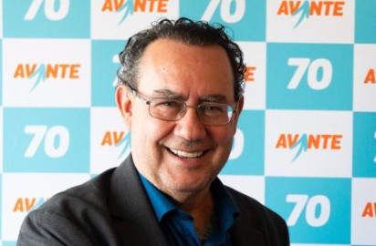 Augusto Cury procura ex-advogada de Bolsonaro para cuidar de sua campanha presidencial