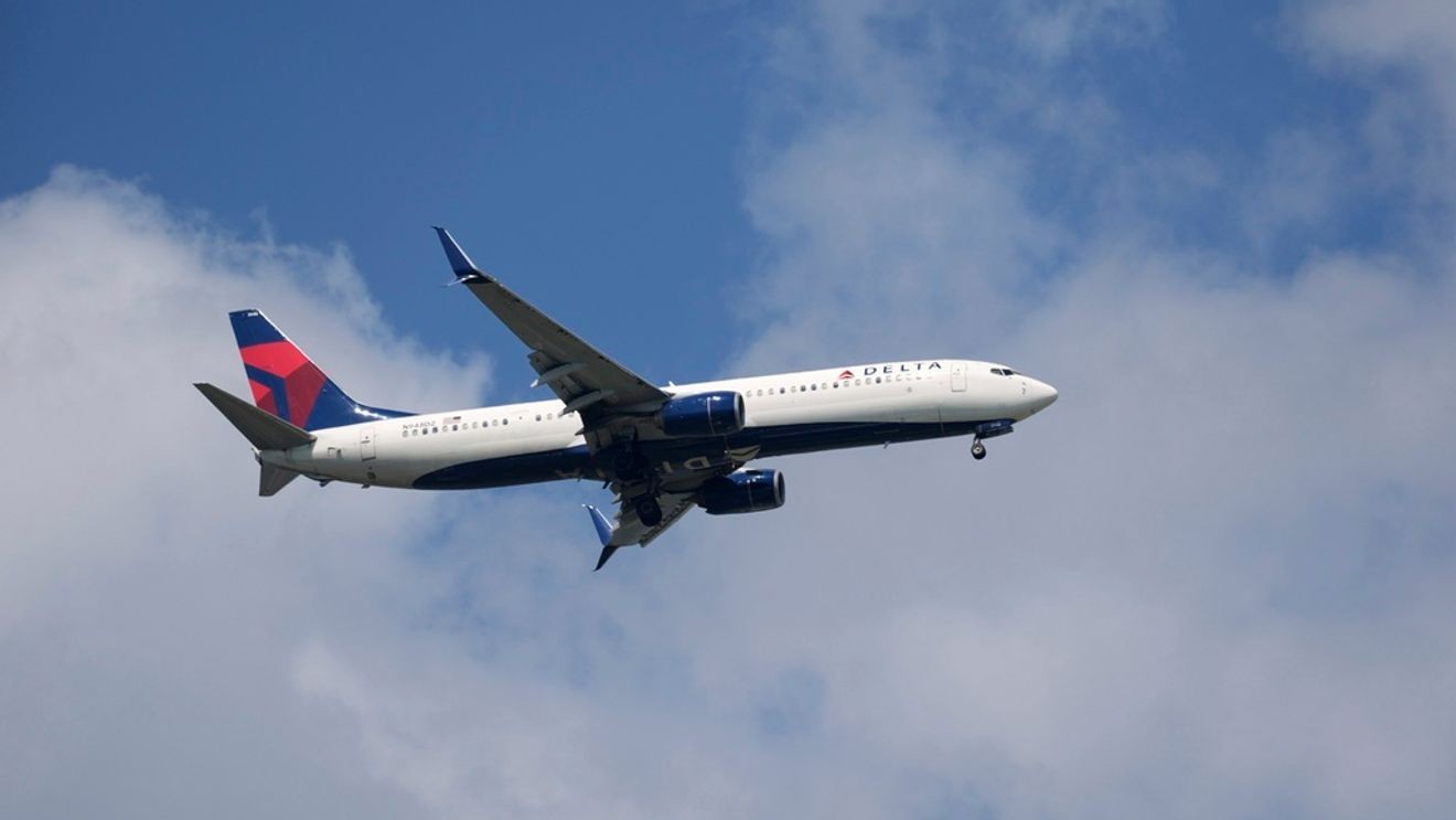 Baby born on Delta flight minutes before landing at PDX
