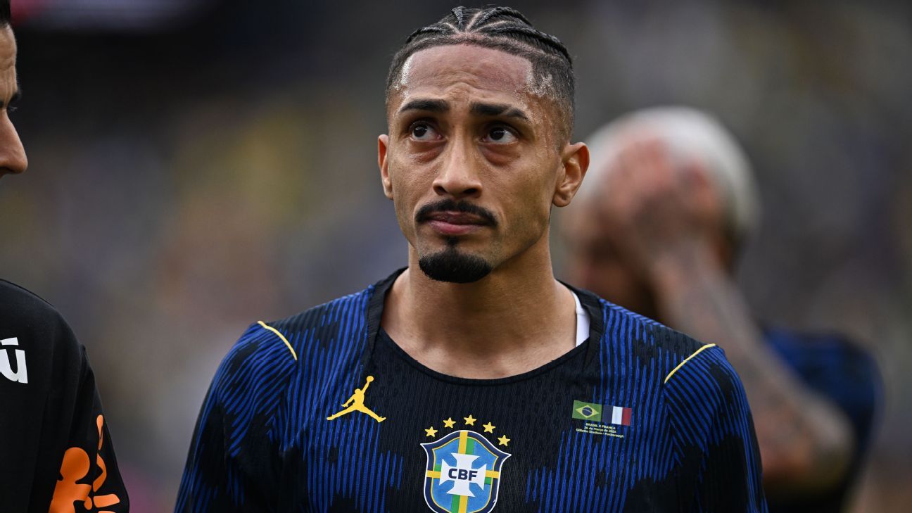 Barcelona coach Flick urges Rashford to step up after Raphinha injury