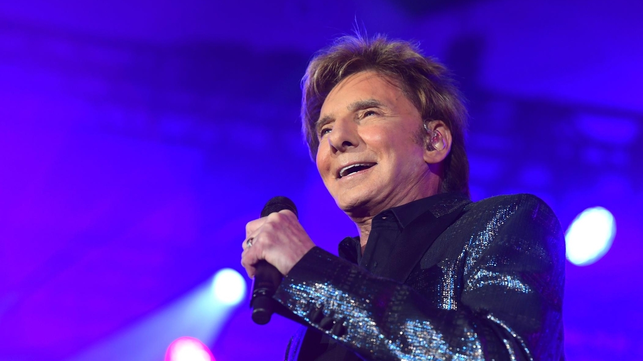 Barry Manilow forced to postpone April concerts
