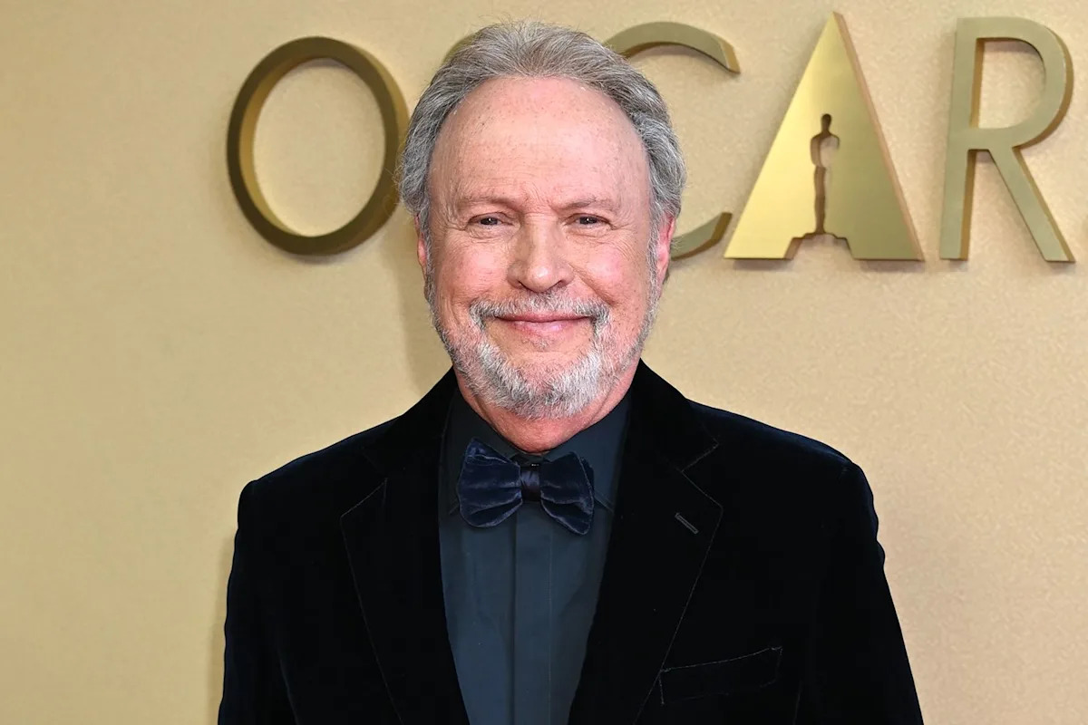 Billy Crystal Returns to Broadway in Solo Show “860”, About His House Lost to L.A. Palisades Fire