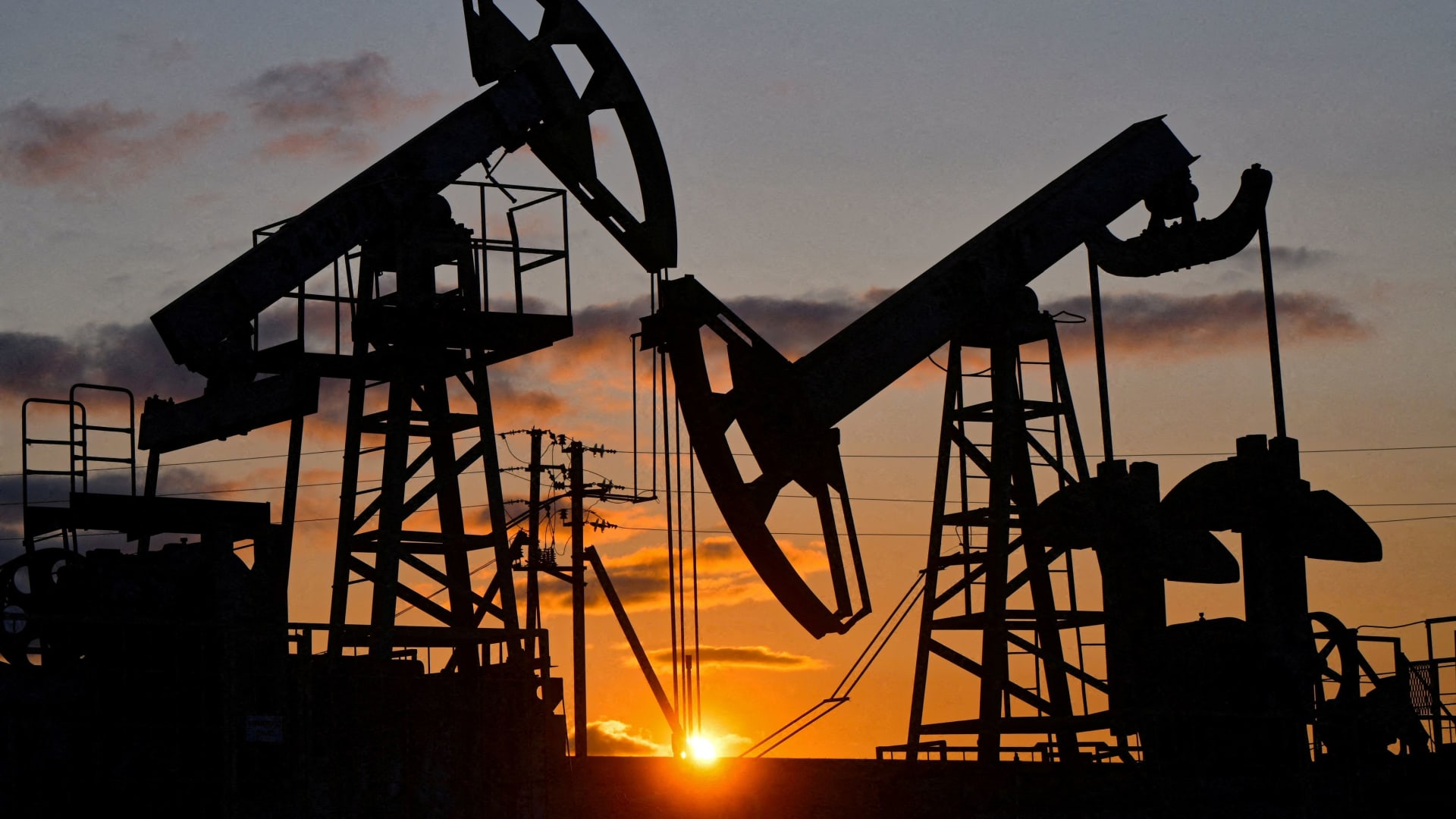 Brent crude soars past $126 as U.S. military to brief Trump on action against Iran