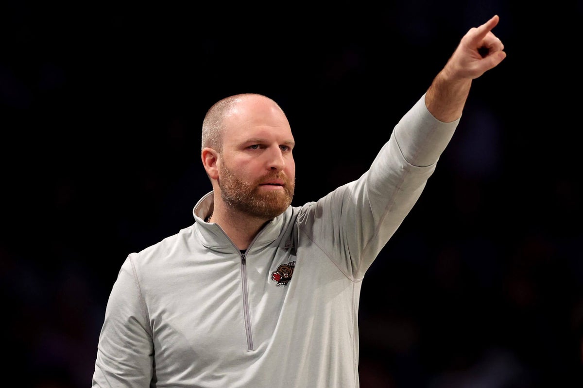 Bucks meet with Taylor Jenkins about head coach opening: Sources