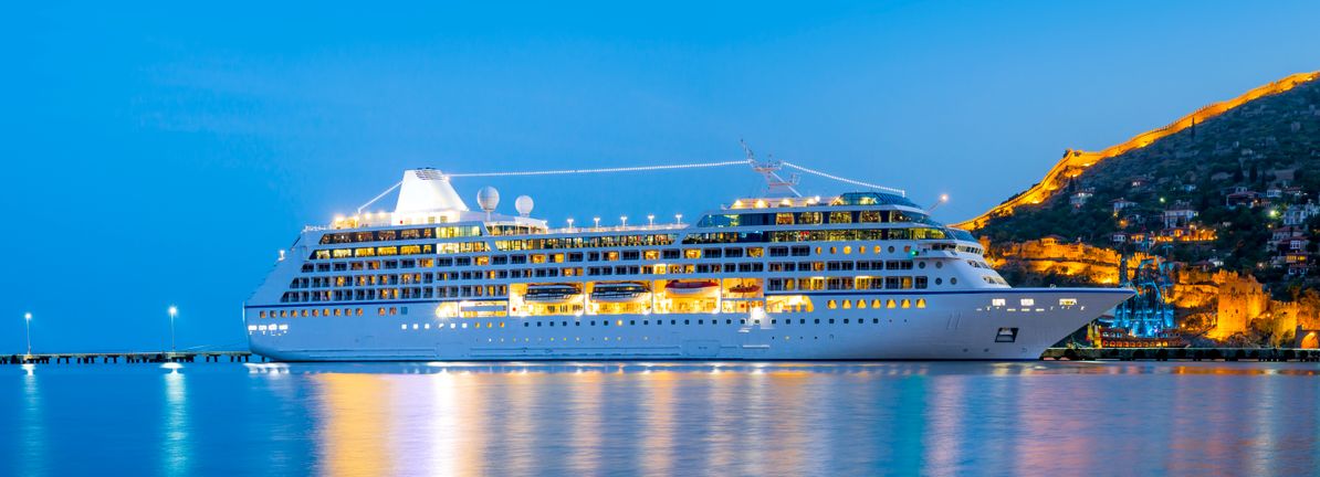 Carnival Corporation & Insiders Sold US$15m Of Shares Suggesting Hesitancy
