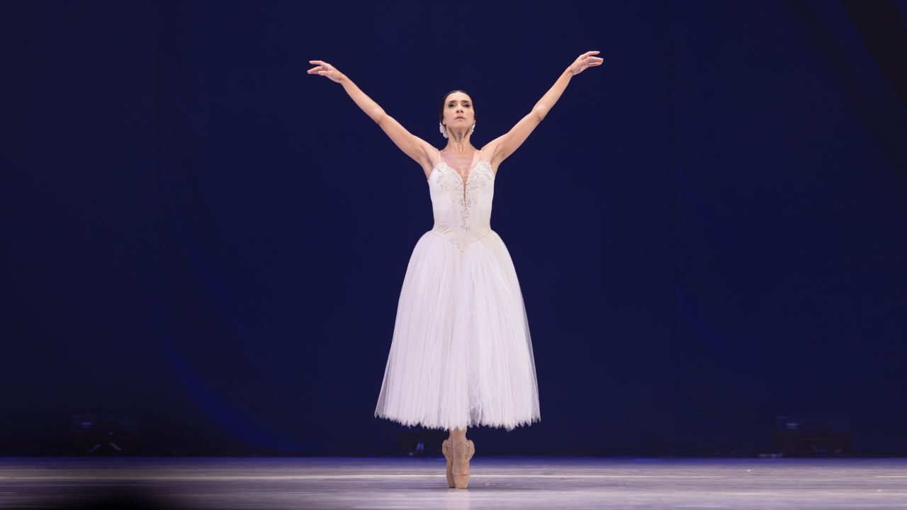 Com Ana Botafogo, Teatro Guaíra tem apresentações do ballet clássico "Giselle"