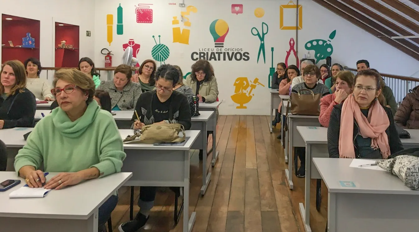 Do cuidado com pets à renda nas feiras: Liceu de Ofícios Criativos abre semana com cursos estratégicos para artesãos