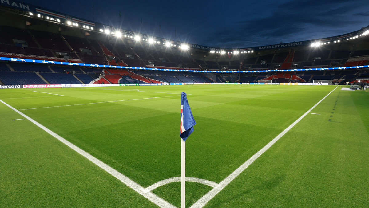 Emmanuel Grégoire autorisé à négocier la vente du Parc des Princes avec le PSG