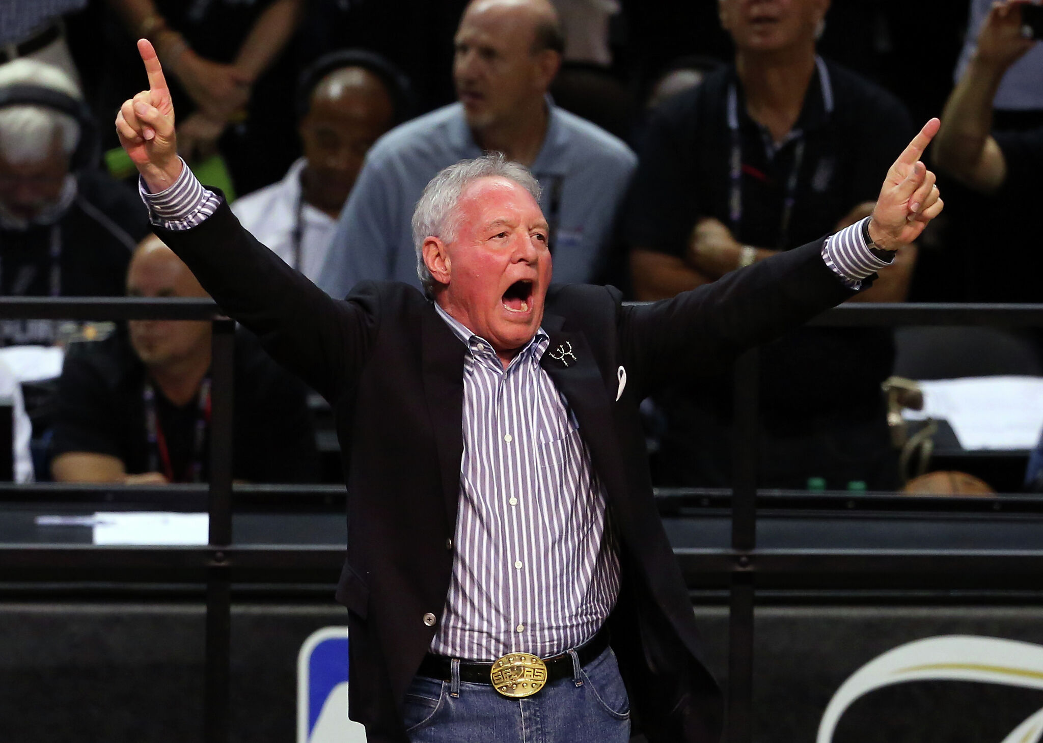 Ex-Spurs owner Holt, captain trade smuggling, extortion claims