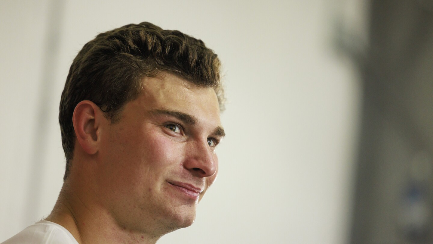 Fernando Mendoza’s odds to be first pick drop to -20000