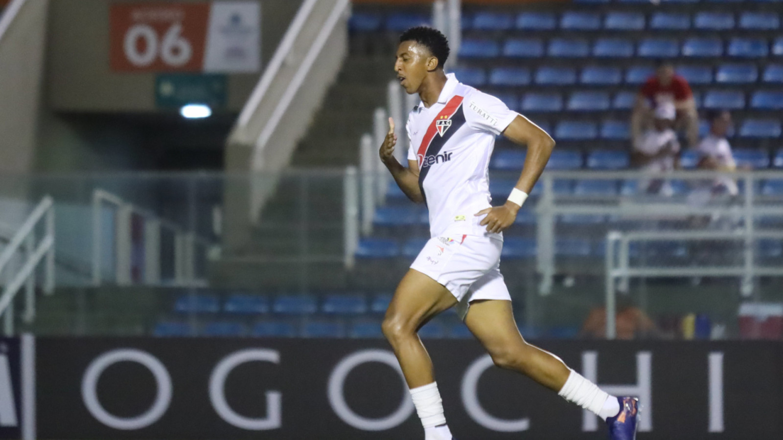 Ferroviário recebe Jacuipense almejando entrar no G2 no Nordestão