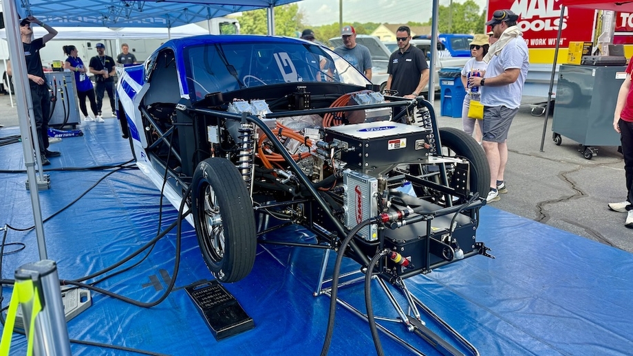 Ford Racing Mustang Cobra Jet 2200 redefines electric drag racing at NHRA 4-Wide Nationals