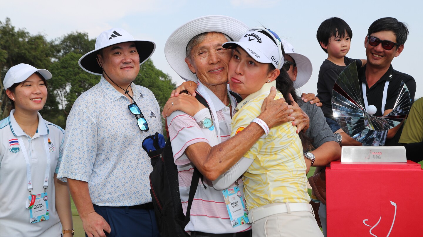 Fueled by family (and matcha), Jeeno Thitikul eyes first major at Chevron Championship