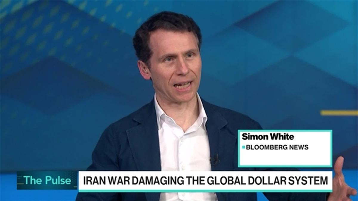 Gold Sinks as US and Iran’s Deadlock on Hormuz Continues