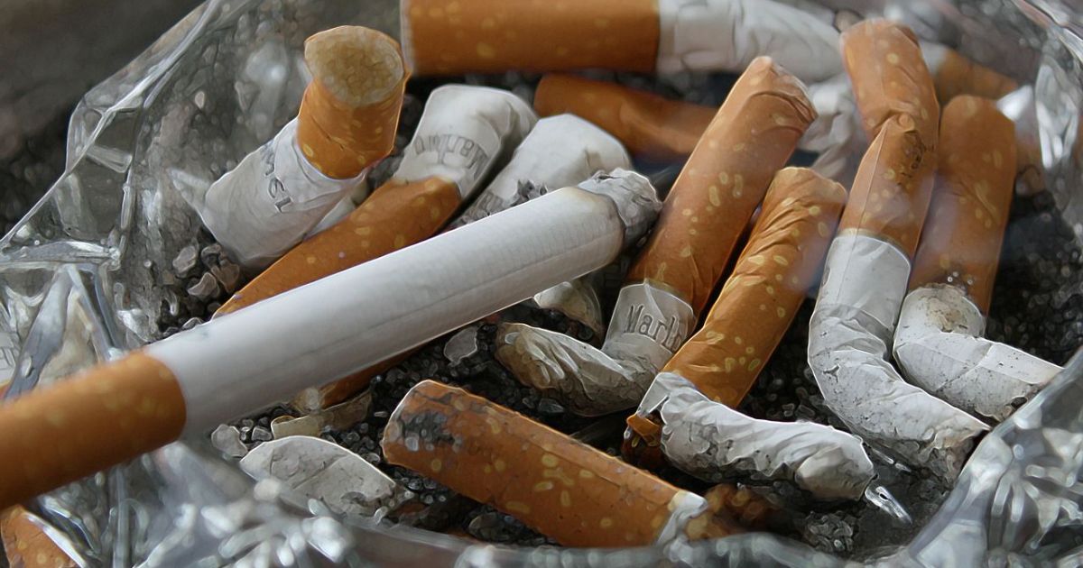 Governo eleva imposto sobre cigarro; entenda medida