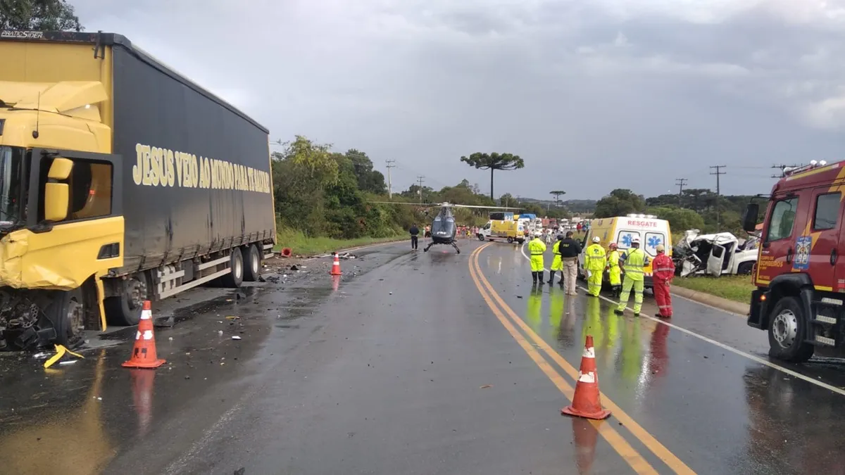 Grave acidente na BR-476 deixa feridos e interdita rodovia na Lapa