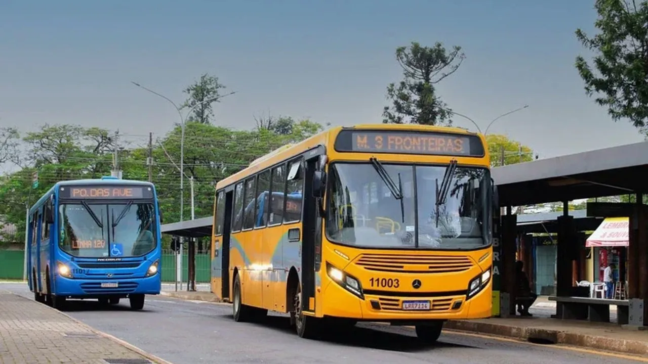 Greve de ônibus em Foz do Iguaçu encerra após acordo