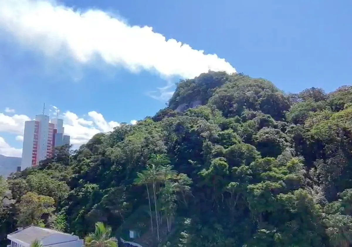 Incêndio no Morro do Boi, em Matinhos, é completamente extinto