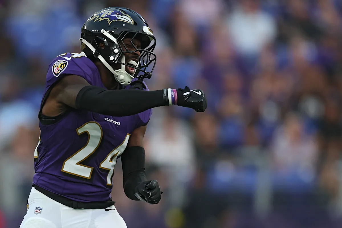 Jesse Minter’s early praise highlights two young Ravens defenders