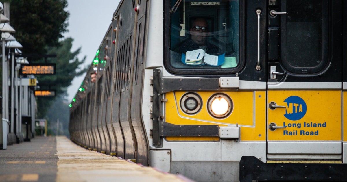 LIRR delays, reroutes after train gets stuck in tunnel during morning commute