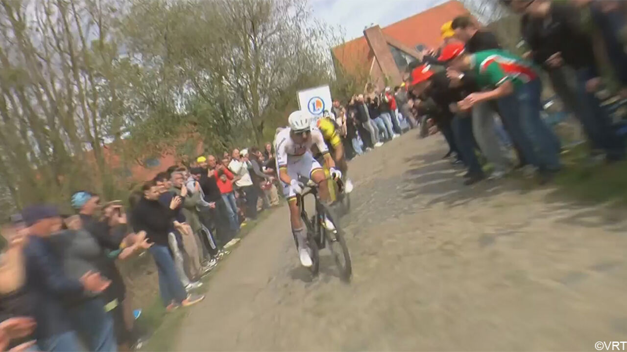 LIVESTREAM Parijs-Roubaix: Tadej Pogacar krijgt frisser ogende Wout van Aert er niet af, thriller op de piste wenkt