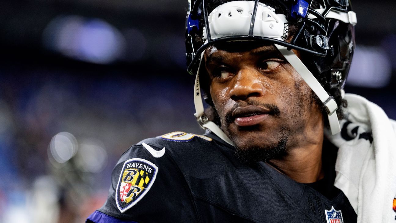 Lamar Jackson reports for start of Ravens' offseason workouts