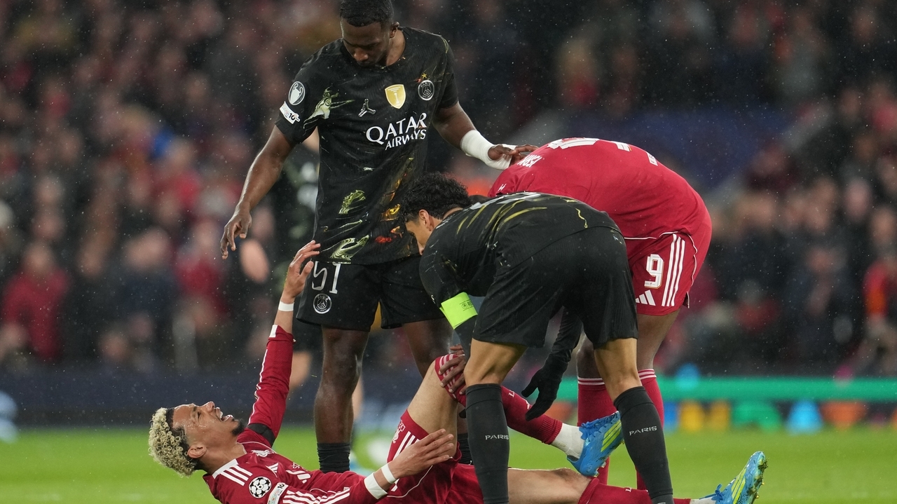Liverpool forward Hugo Ekitike injured and taken off on a stretcher against PSG