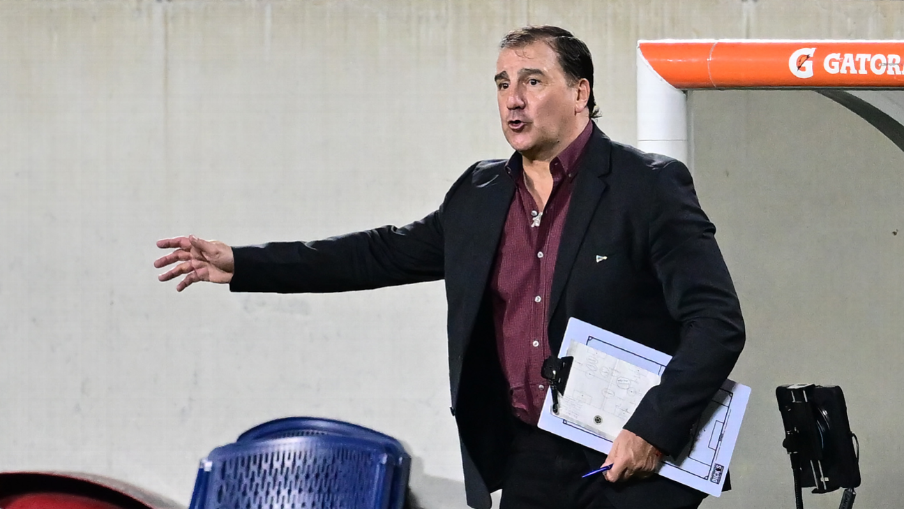 Lorenzo en acción: inició gira internacional para evaluar jugadores de Selección Colombia